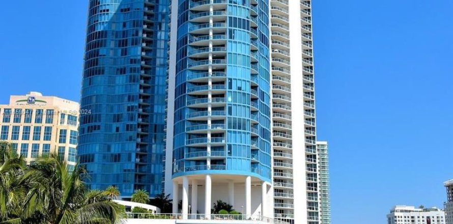 Condominio en Fort Lauderdale, Florida, 2 dormitorios  № 1365524