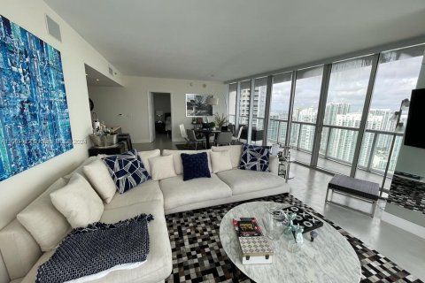 Condo in Miami, Florida, 2 bedrooms  № 1096812 - photo 5