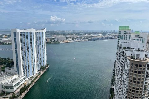 Condominio en venta en Miami, Florida, 2 dormitorios, 117.89 m2 № 1096812 - foto 1