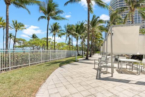 Condominio en venta en Bal Harbour, Florida, 1 dormitorio, 83.24 m2 № 1132274 - foto 8