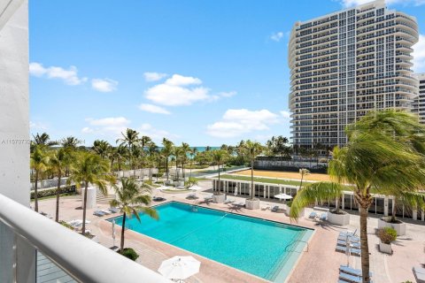 Condominio en venta en Bal Harbour, Florida, 1 dormitorio, 83.24 m2 № 1132274 - foto 3