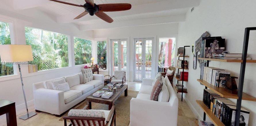 Casa en Key Biscayne, Florida 3 dormitorios, 136.01 m2 № 1291380