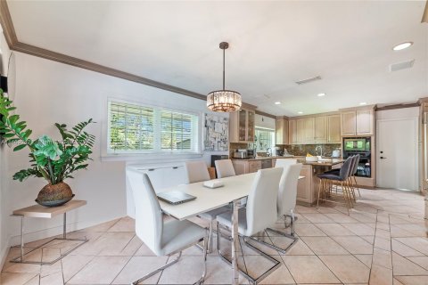 Casa en venta en Coral Gables, Florida, 5 dormitorios, 307.04 m2 № 781571 - foto 9