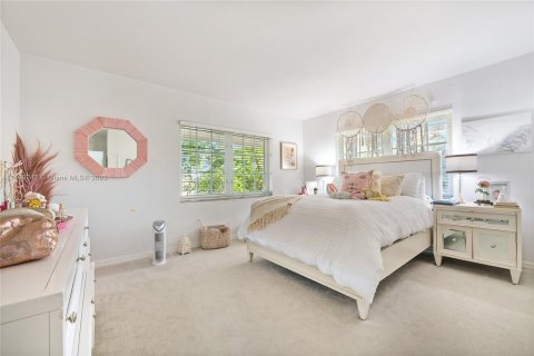 Casa en venta en Coral Gables, Florida, 5 dormitorios, 307.04 m2 № 781571 - foto 15