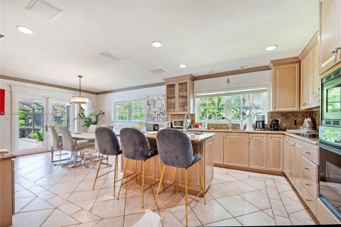 Casa en venta en Coral Gables, Florida, 5 dormitorios, 307.04 m2 № 781571 - foto 8