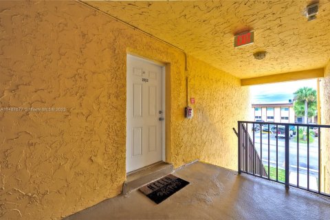 Condo in Lauderhill, Florida, 2 bedrooms  № 843652 - photo 16