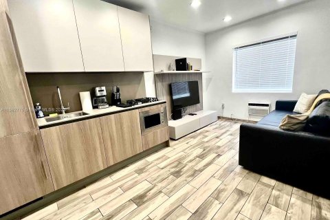 Condo in Miami Beach, Florida, 1 bedroom  № 1184520 - photo 7