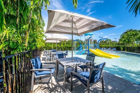 Villa ou maison à vendre à Delray Beach, Floride: 5 chambres, 360.46 m2 № 976777 - photo 1