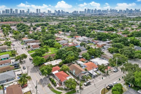 Terreno en venta en Miami, Florida № 1367535 - foto 8