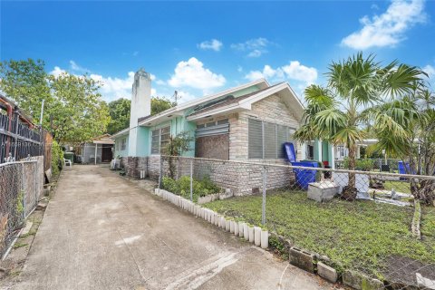 Terreno en venta en Miami, Florida № 1367535 - foto 5