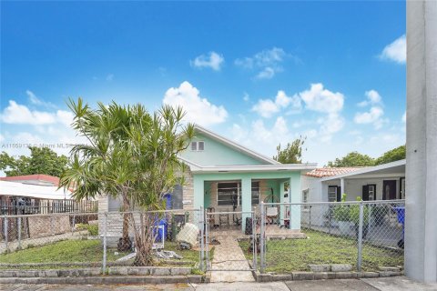 Terreno en venta en Miami, Florida № 1367535 - foto 4