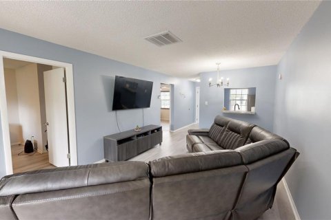 Condo in New Port Richey, Florida, 2 bedrooms  № 1248894 - photo 8