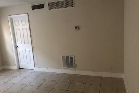 Copropriété à vendre à Tamarac, Floride: 3 chambres, 108.42 m2 № 1154704 - photo 11