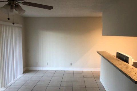 Copropriété à vendre à Tamarac, Floride: 3 chambres, 108.42 m2 № 1154704 - photo 16