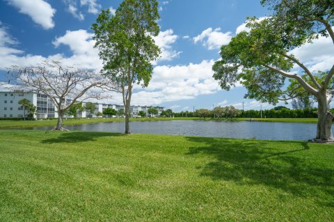 Copropriété à vendre à Boca Raton, Floride: 2 chambres, 83.24 m2 № 1154636 - photo 4