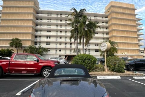 Condominio en venta en Hallandale Beach, Florida, 1 dormitorio, 66.89 m2 № 986828 - foto 25