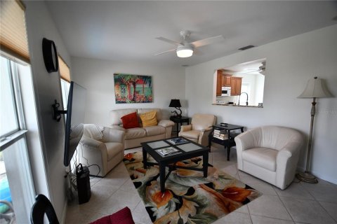 Apartamento en alquiler en Punta Gorda, Florida, 2 dormitorios, 102.19 m2 № 212870 - foto 20