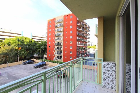 Condo in Miami, Florida, 2 bedrooms  № 1271694 - photo 3