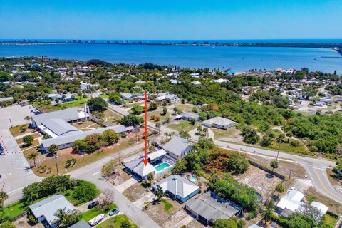 Villa ou maison à vendre à Jensen Beach, Floride: 4 chambres, 182.74 m2 № 1228602 - photo 12