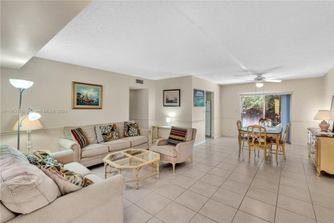 Copropriété à vendre à Pompano Beach, Floride: 3 chambres, 130.06 m2 № 1103960 - photo 4