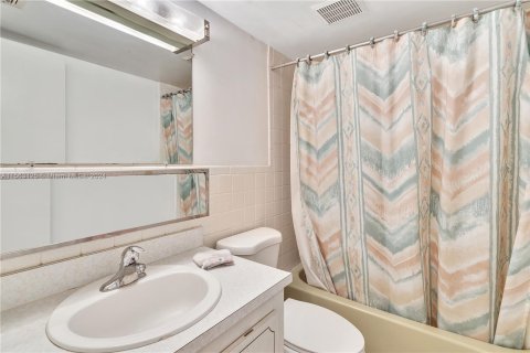 Copropriété à vendre à Pompano Beach, Floride: 3 chambres, 130.06 m2 № 1103960 - photo 23