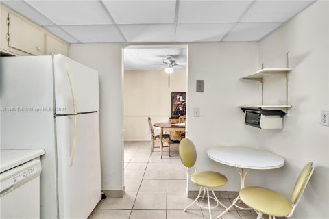 Condo in Pompano Beach, Florida, 3 bedrooms  № 1103960 - photo 13