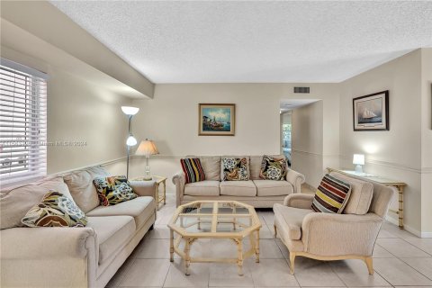 Copropriété à vendre à Pompano Beach, Floride: 3 chambres, 130.06 m2 № 1103960 - photo 5