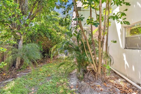 Condo in Pompano Beach, Florida, 3 bedrooms  № 1103960 - photo 26