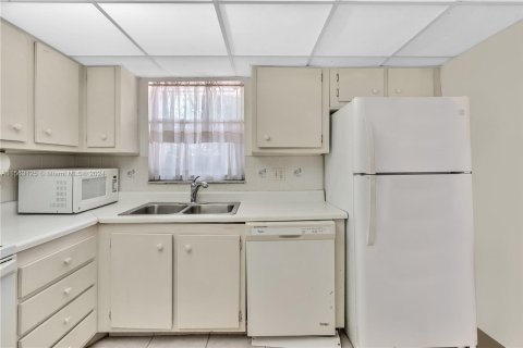 Copropriété à vendre à Pompano Beach, Floride: 3 chambres, 130.06 m2 № 1103960 - photo 12