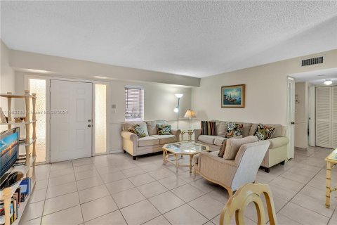 Copropriété à vendre à Pompano Beach, Floride: 3 chambres, 130.06 m2 № 1103960 - photo 2