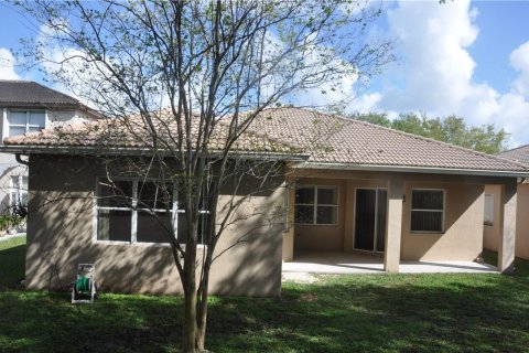 House in Weston, Florida 4 bedrooms, 230.03 sq.m. № 1120231 - photo 19