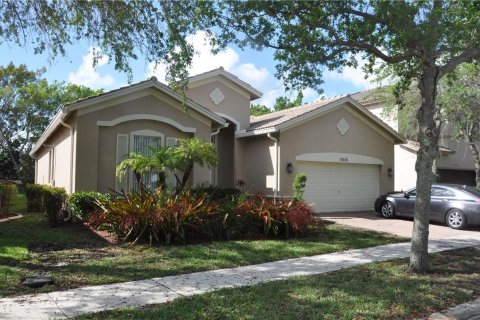 House in Weston, Florida 4 bedrooms, 230.03 sq.m. № 1120231 - photo 20