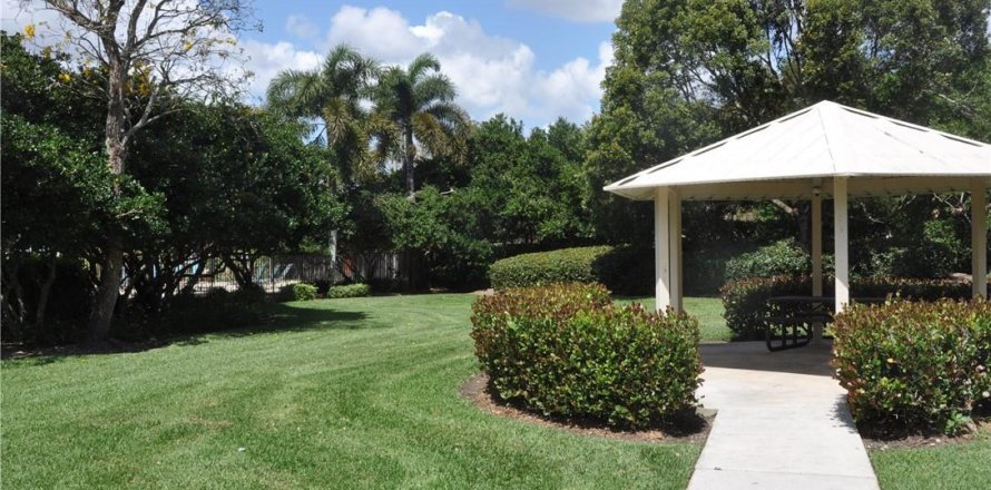 House in Weston, Florida 4 bedrooms, 230.03 sq.m. № 1120231