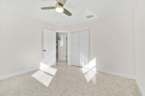 House in West Palm Beach, Florida 2 bedrooms, 98.48 sq.m. № 1103523 - photo 9