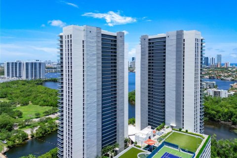 Copropriété à vendre à North Miami Beach, Floride: 2 chambres, 104.33 m2 № 1292784 - photo 4