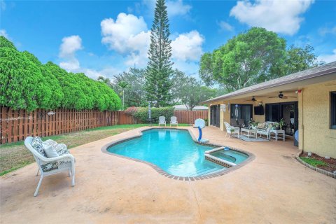 Villa ou maison à vendre à Plantation, Floride: 4 chambres, 212.47 m2 № 1146614 - photo 22