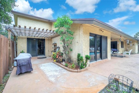 Casa en venta en Plantation, Florida, 4 dormitorios, 212.47 m2 № 1146614 - foto 17