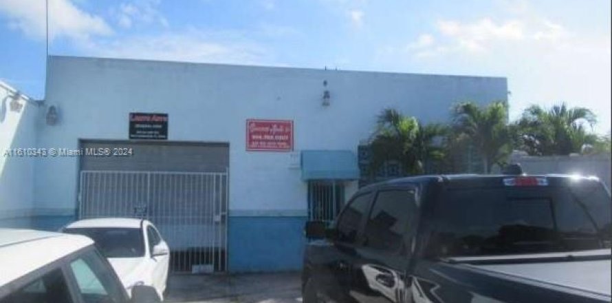 Commercial property in Fort Lauderdale, Florida № 1232750