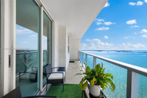 Condo in Miami, Florida, 1 bedroom  № 1232722 - photo 1