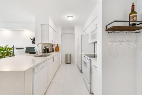 Condominio en venta en Miami, Florida, 1 dormitorio, 70.61 m2 № 1232722 - foto 17