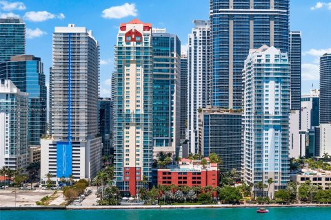 Condo in Miami, Florida, 1 bedroom  № 1232722 - photo 7