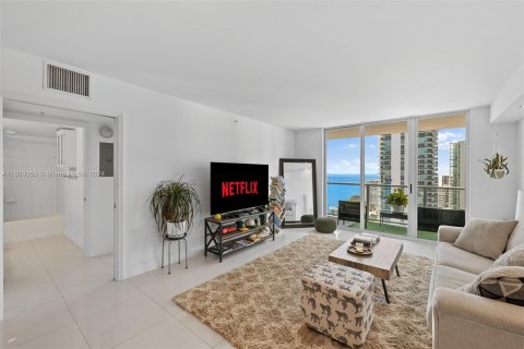 Condominio en venta en Miami, Florida, 1 dormitorio, 70.61 m2 № 1232722 - foto 12