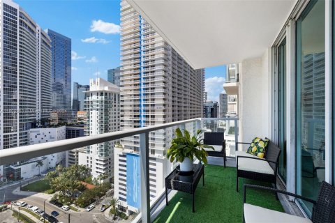 Condo in Miami, Florida, 1 bedroom  № 1232722 - photo 3