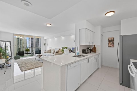 Condo in Miami, Florida, 1 bedroom  № 1232722 - photo 15