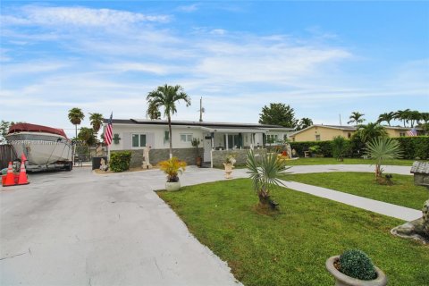 Villa ou maison à vendre à Cutler Bay, Floride: 4 chambres, 133.13 m2 № 1269898 - photo 3