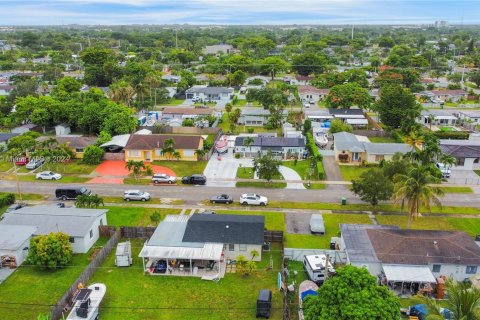 Villa ou maison à vendre à Cutler Bay, Floride: 4 chambres, 133.13 m2 № 1269898 - photo 17