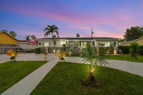 Villa ou maison à vendre à Cutler Bay, Floride: 4 chambres, 133.13 m2 № 1269898 - photo 1