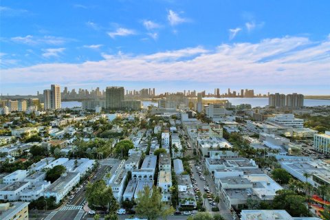 Condo in Miami Beach, Florida, 1 bedroom  № 1398250 - photo 21