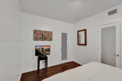 Condo in Miami Beach, Florida, 1 bedroom  № 1398250 - photo 5