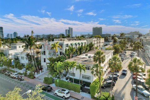 Condo in Miami Beach, Florida, 1 bedroom  № 1398250 - photo 2